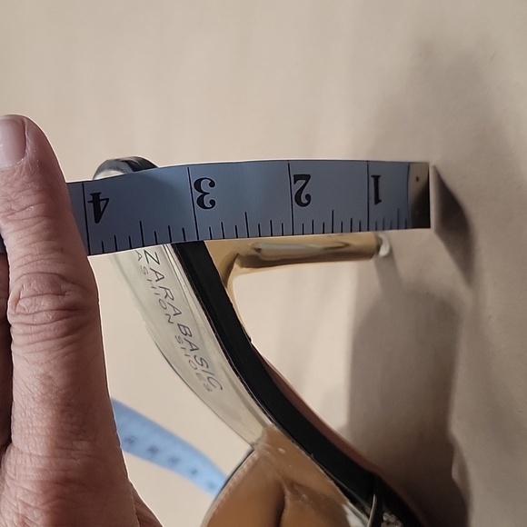 Zara Basic Rhinestone Heels Black Shoe with Gold Heel. Absolutely Stunning Shoe! - Picture 7 of 7